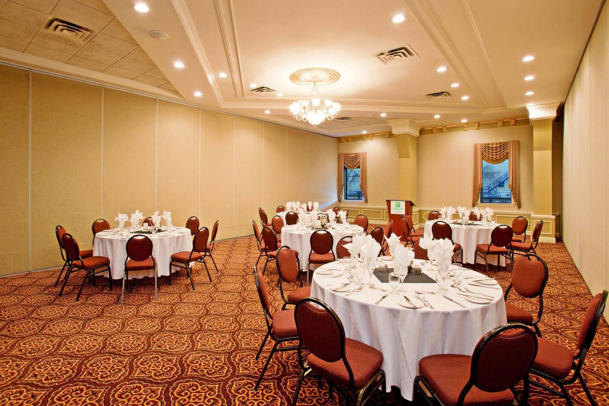 Holiday Inn Conference Centre Edmonton South By Ihg Exterior foto
